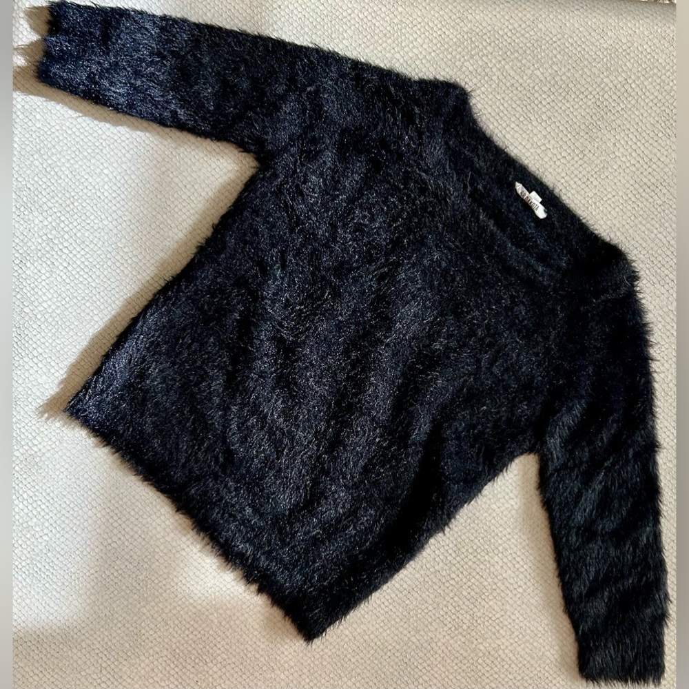 BB DAKOTA FUZZY 3/4 SLEEVE SWEATER SMALL